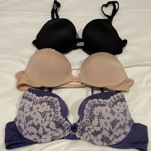 Victorias Secret 32A Bra Bundle